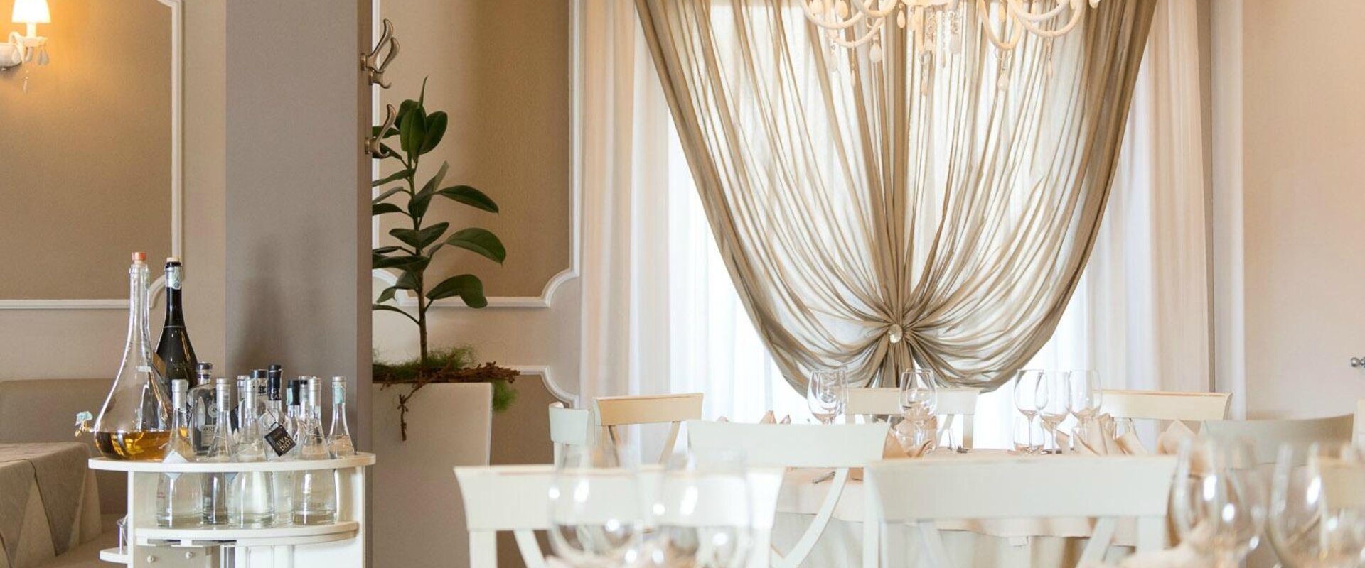 Al Bacio Ristorante Pizzeria in Borgo Palazzo Bergamo, forno a legna e sala interna