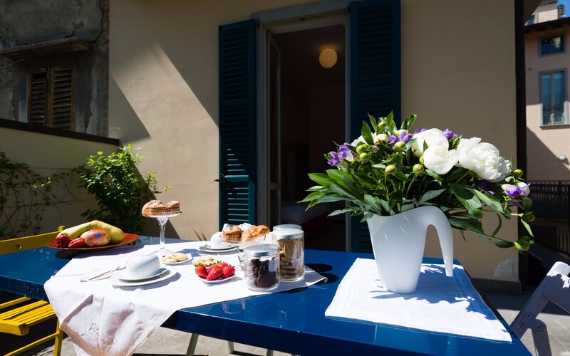 Camera Matisse del B&B Bergamo Sottosopra con balcone sul cortile
