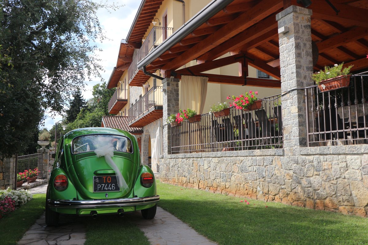 Sala principale del Ristorante Camoretti con tavoli e vista panoramica