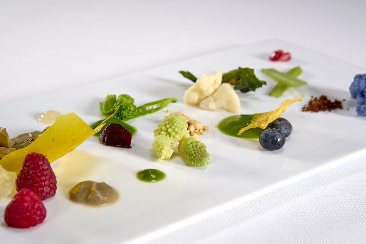 Sala principale del Ristorante Collina con tavoli eleganti