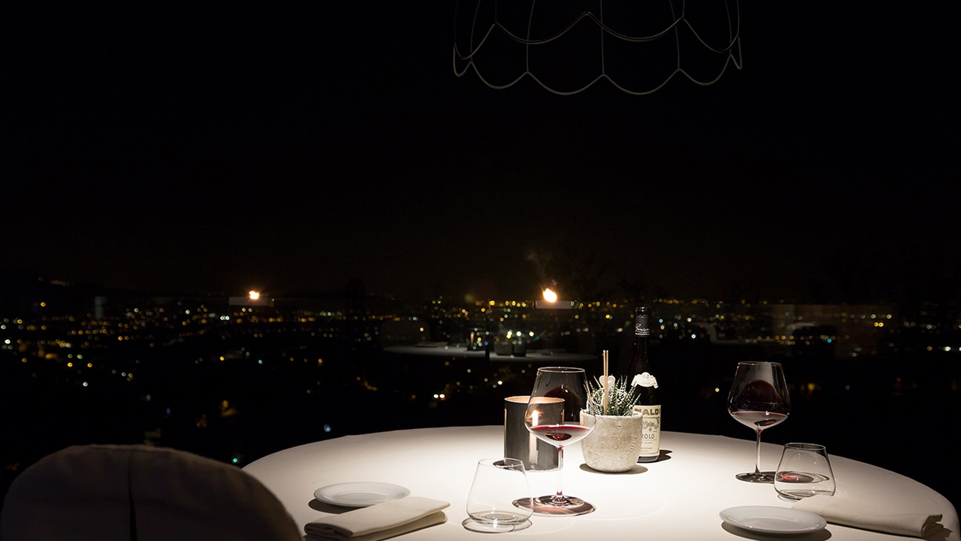 Ristorante Collina, sala raffinata con vista panoramica sulle Prealpi Orobiche