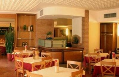 Ristorante Pizzeria Fia, antica trattoria in cortile storico