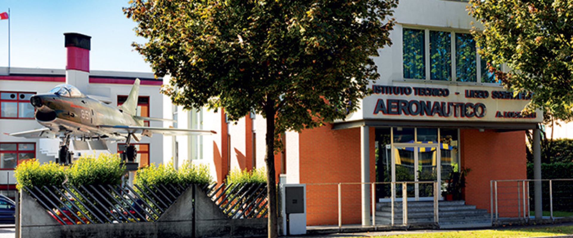 Istituto Aeronautico Antonio Locatelli di Bergamo, sede in Via Carducci