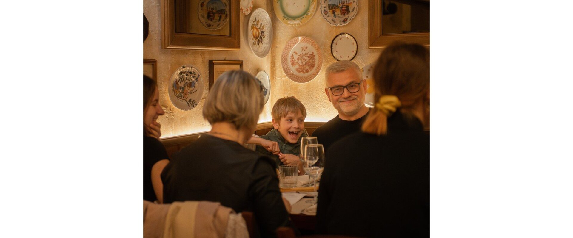 Nonna Alda Cucina Bergamasca, sala con tovaglie a quadretti e atmosfera familiare