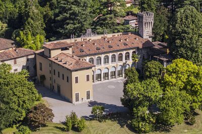 Storie di Santa Barbara affrescate sulla parete sud