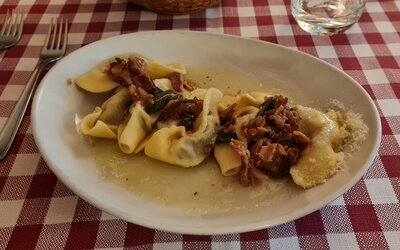 Carta dei vini con oltre 200 etichette