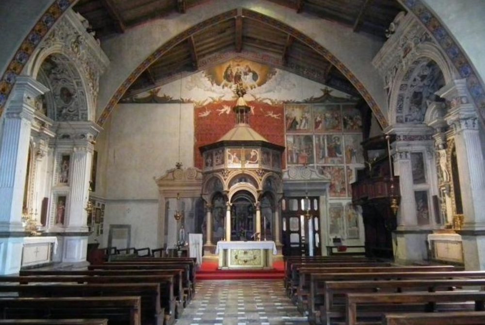 L'interno del Santuario - Chiesa della Madonna Castello