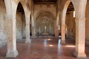 Chiesa di San Giorgio, interno (veduta verso il presbiterio)